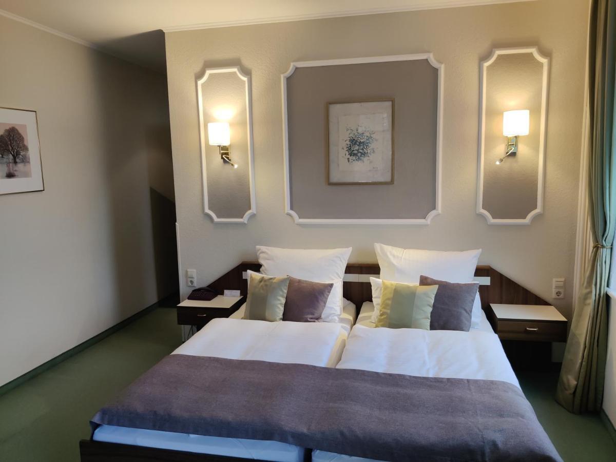 Hotel Weisse Taube Döbeln Esterno foto