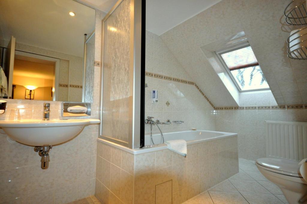 Hotel Weisse Taube Döbeln Esterno foto